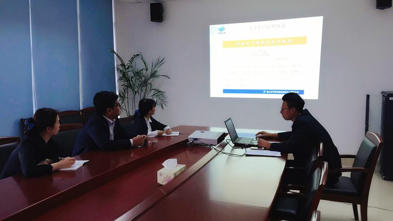 师资背景是判断会计培训老师口碑排名的关键因素之一。以下是一些具体的考量点：